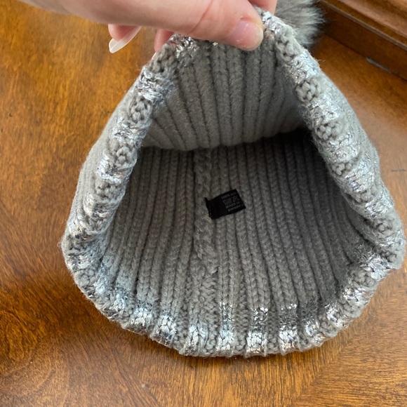 Winter hat - Picture 3 of 3